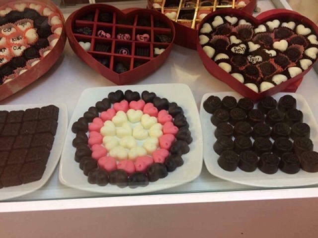 Sỉ - lẻ socola viên theo yêu cầu