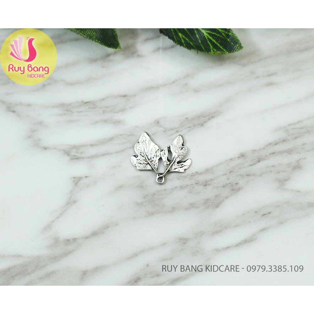 Cành lá kim loại, center đá đính hoa vải handmade