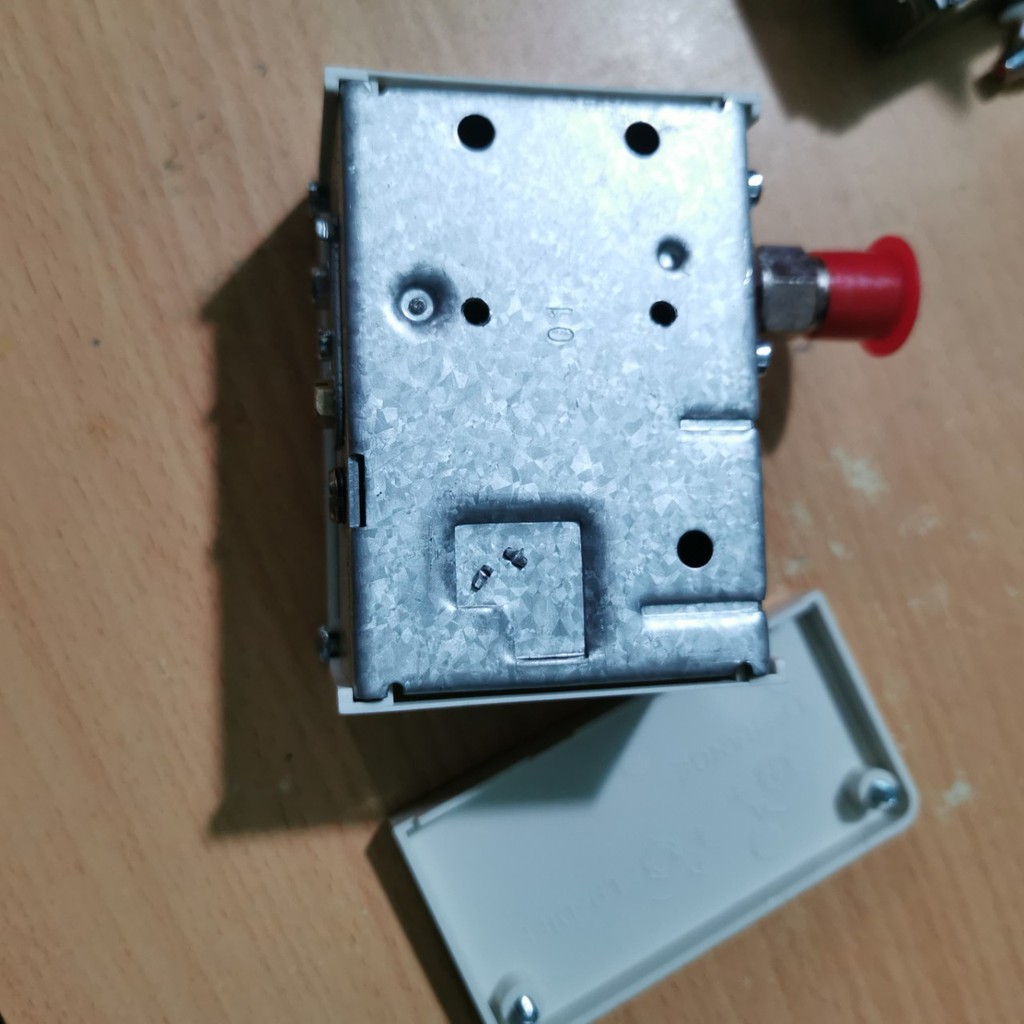 Rơ le áp suất Danfoss KP36