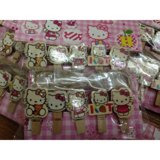 Kẹp gỗ hello kitty vỉ 10 cái và 1 mét dây thừng