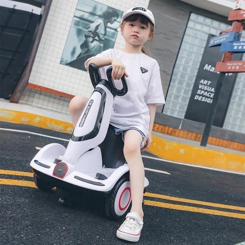 Xe điện trẻ em cân bằng có thể ngồi trên tập đi cho bé, drift điều khiển từ xa của trẻ, đẩy đồ chơi