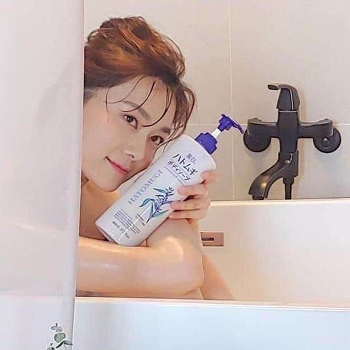 Sữa tắm dưỡng ẩm trắng da hatomugi st hạt ý dĩ 800ml Nhật Bản | BigBuy360 - bigbuy360.vn