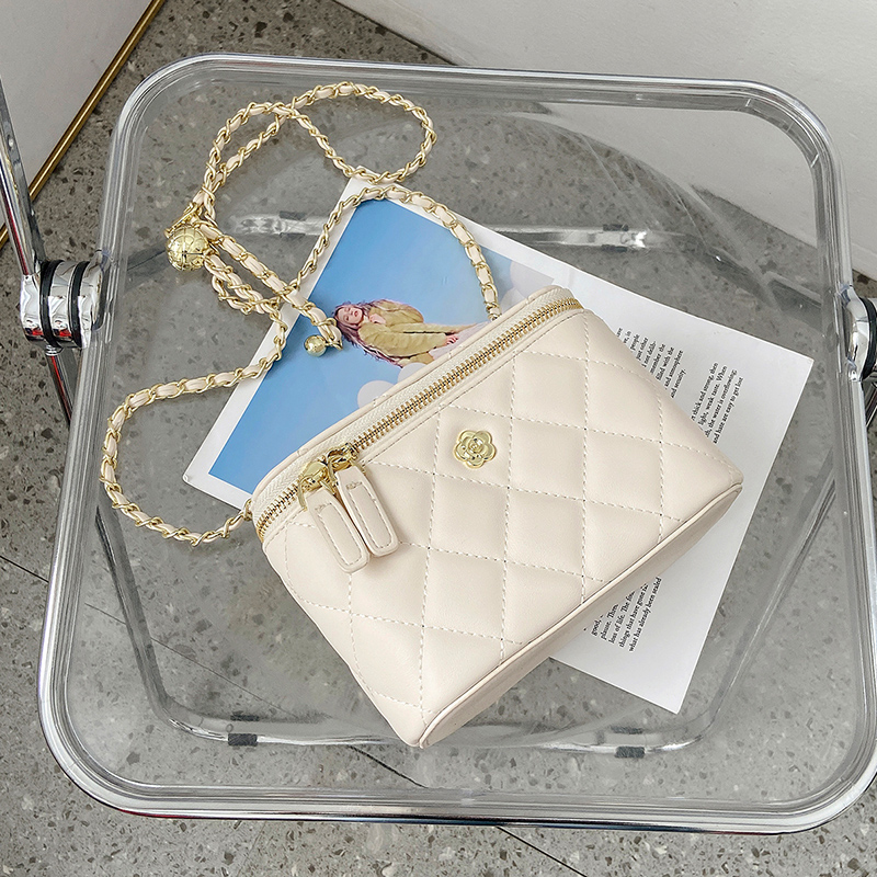 Túi xách đeo vai sành điệu cho nữ IELGY