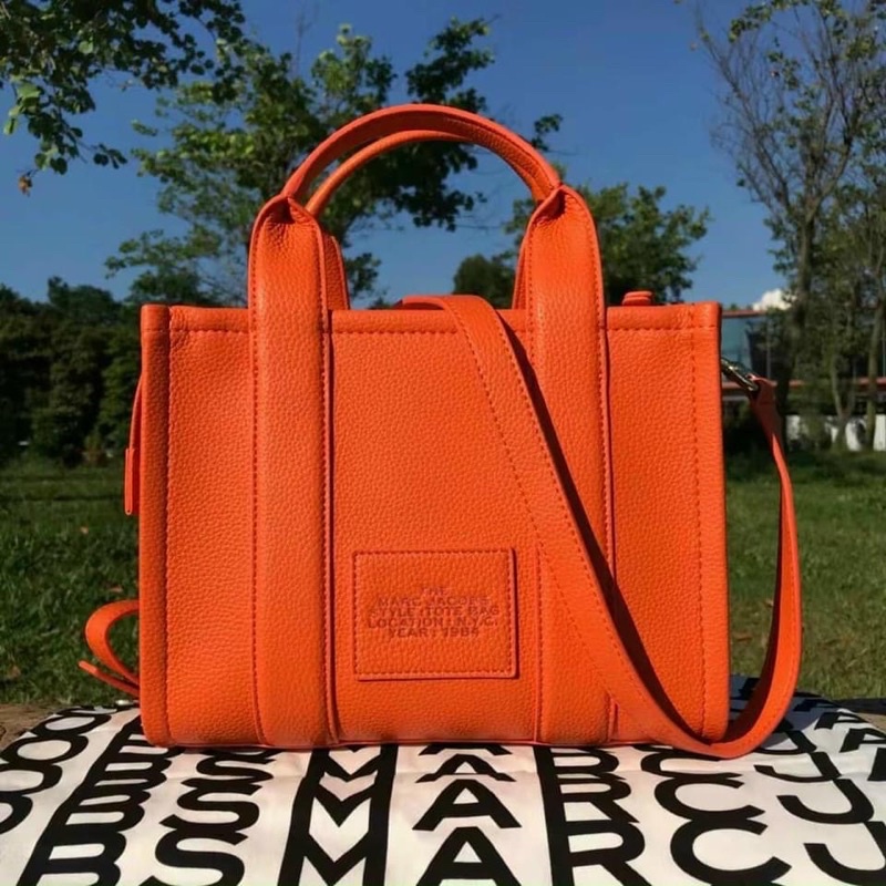 TNS-Túi tote form vuông siêu  Marcie leather field tote bag--màu cam orange nổi bật