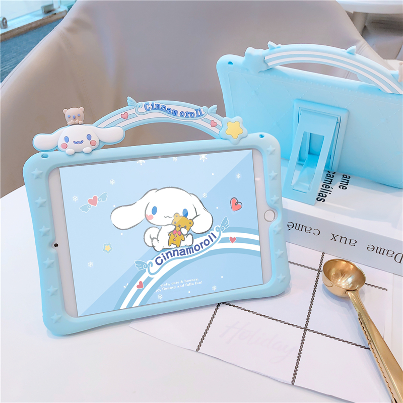 Ốp Máy Tính Bảng Silicon Hình Cinnamoroll 3d Có Dây Đeo Cho Apple Ipad Air Pro 7.9 9.7 10.5 11 10.2 "Inch Mini 1 2 3 4 5 2017 / 2018 / 2019 / 2020 Giá Đỡ