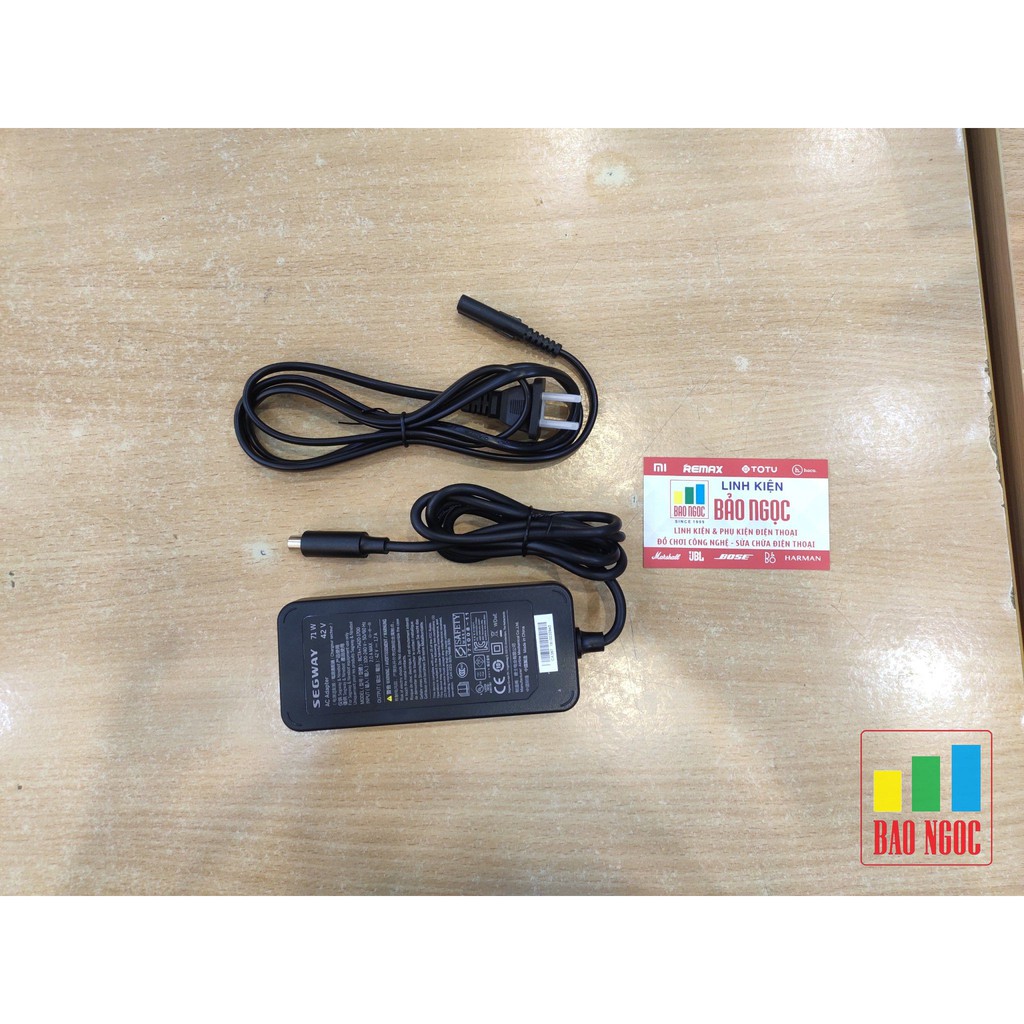 Sạc xe Nineboot Scooter pro