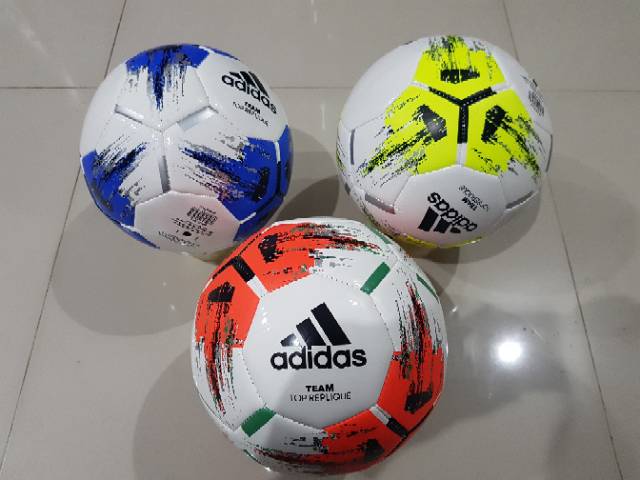 Giày Thể Thao Adidas Futsal Ball 2018