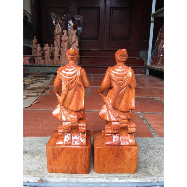 Tượng Trần Quốc Tuấn cao 70 cm gỗ hương