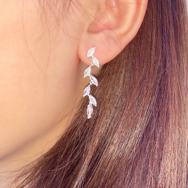 Bông tai oliu dài đính đá bạc ta cn
