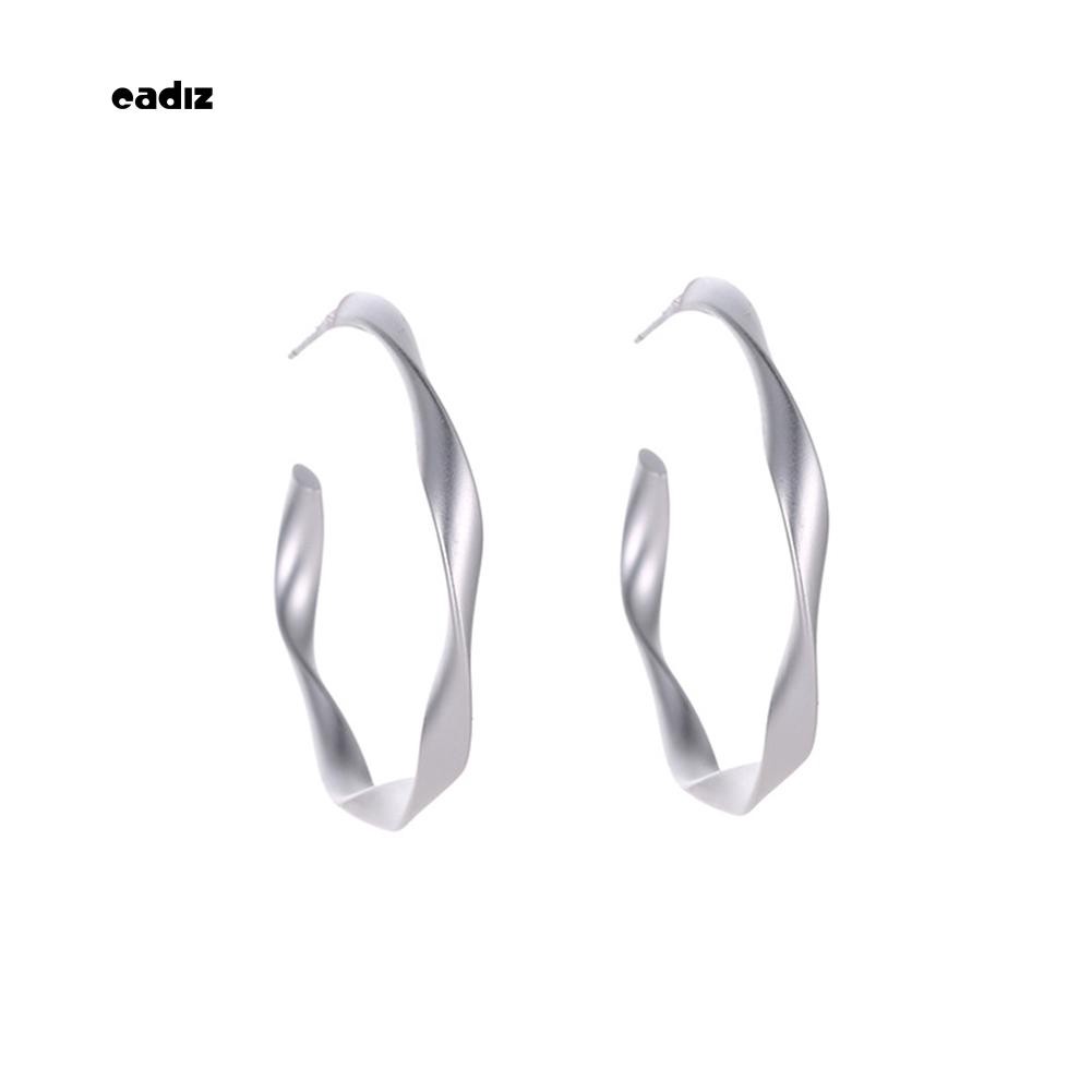 Hoa tai dạng vòng to thời trang dành cho nữ