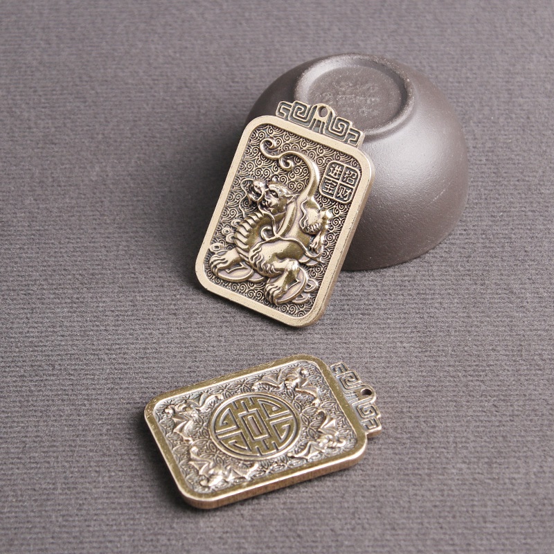 Mặt Dây Chuyền trang sức phong thủy thẻ đồng thau nguyên chất Khắc hình quan công, mã đáo,kì lân,tỳ hưu tinh xảo