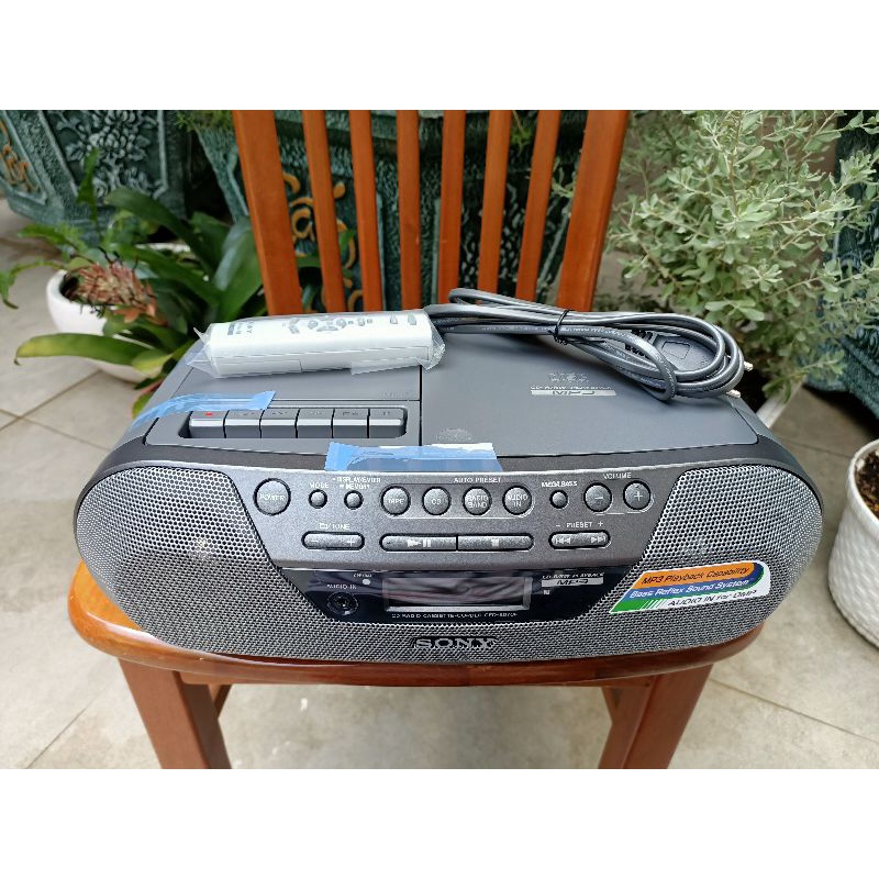 Đài CD Cassette Radio FM Sony CFD_S07CP mới  tinh