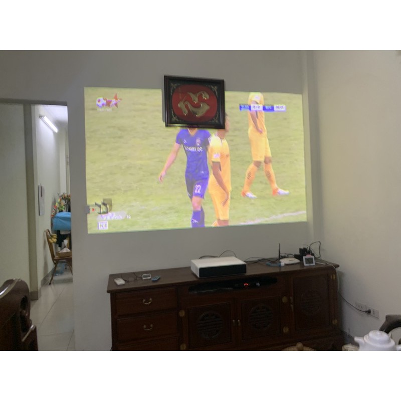 Máy chiếu Xiaomi Laser 150 siêu gần