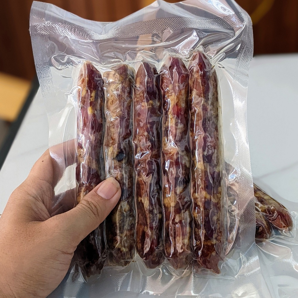 Lạp xưởng bò Châu Giang gói 500 gram HSD 12 tháng