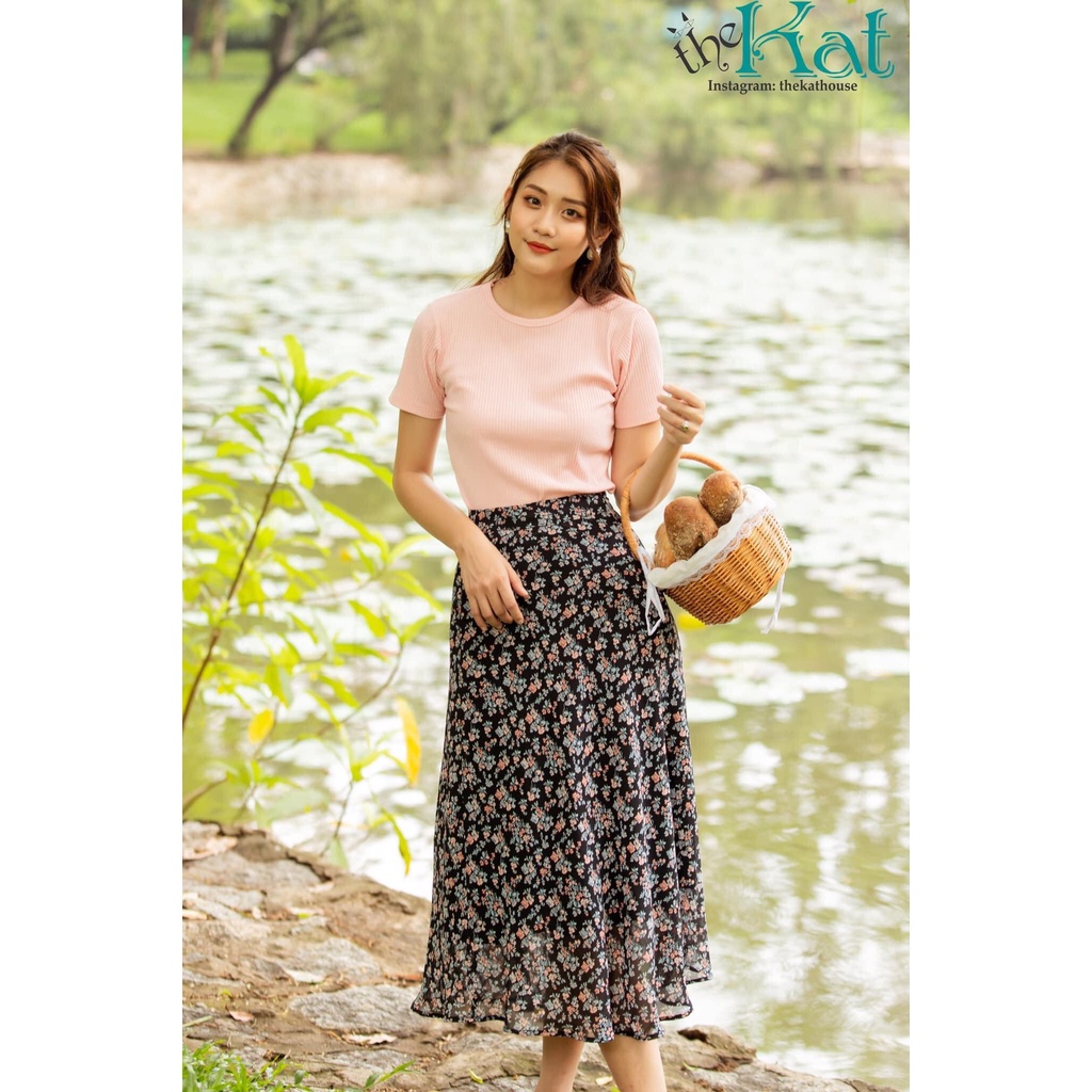 Chân Váy Hoa Nhí The Kat House, vải chiffon nhập Hàn dáng dài, thanh lịch, nhẹ nhàng