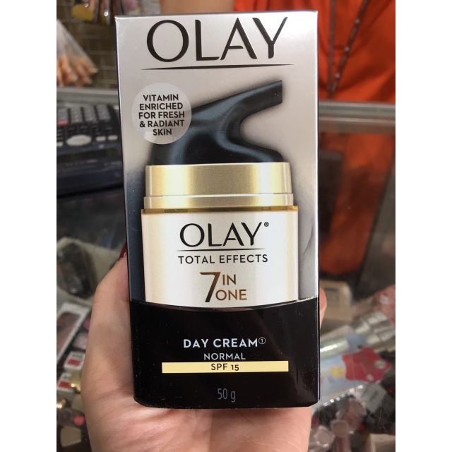 Kem dưỡng trắng và chống lão hóa Olay Day Cream 50ml (Bill Mỹ)