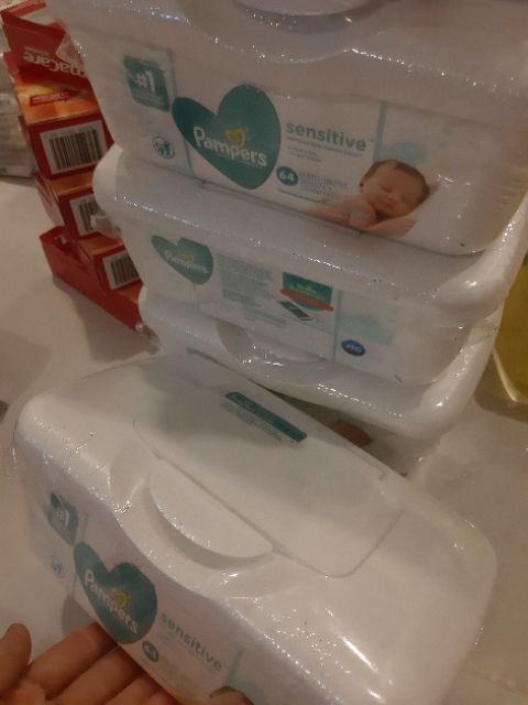 KHĂN GIẤY ƯỚT  KHÔNG MÙI CHO DA NHẠY CẢM CỦA BÉ PAMPERS Sensitive Baby Wipes, 1 bịch = 84Mieng NHẬP MỸ