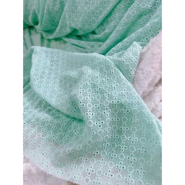 Vải voan thêu kiện hoa