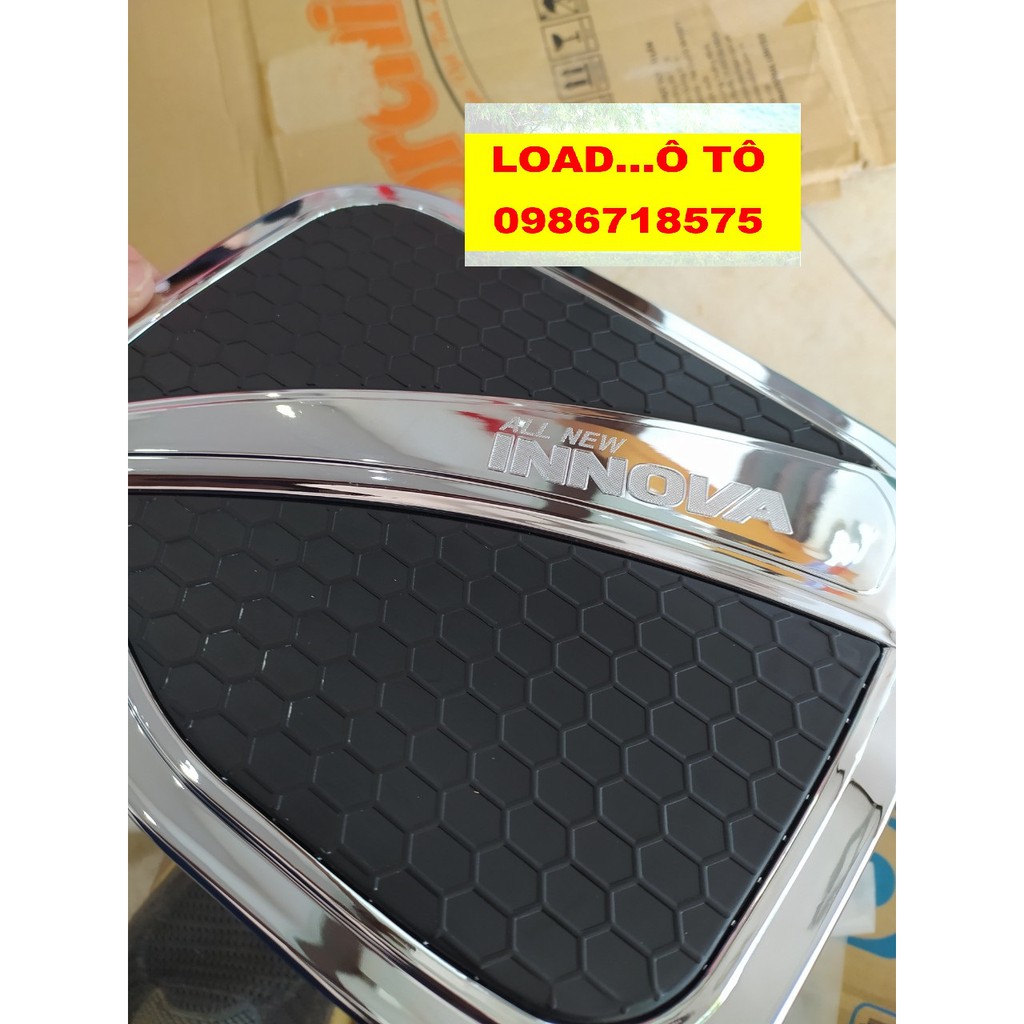 Ốp Nắp Bình Xăng Toyota Innova 2022-2017 Cao Cấp