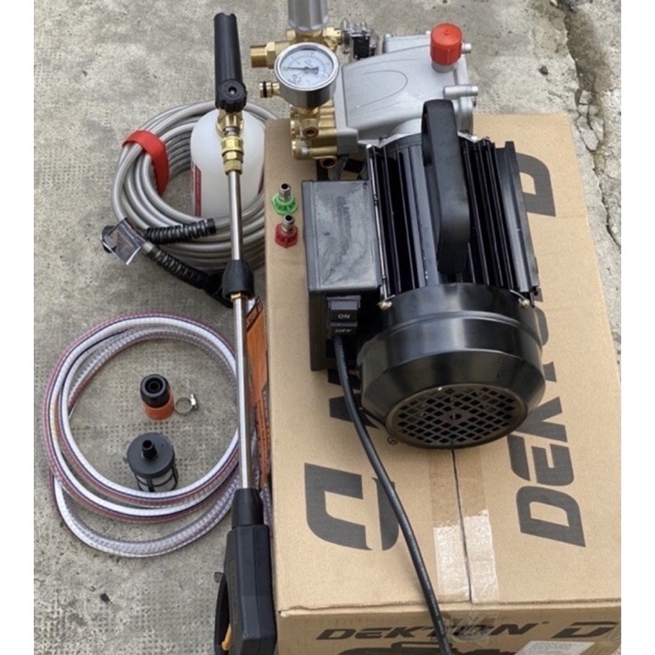 Máy rửa xe có chỉnh áp 2000W.