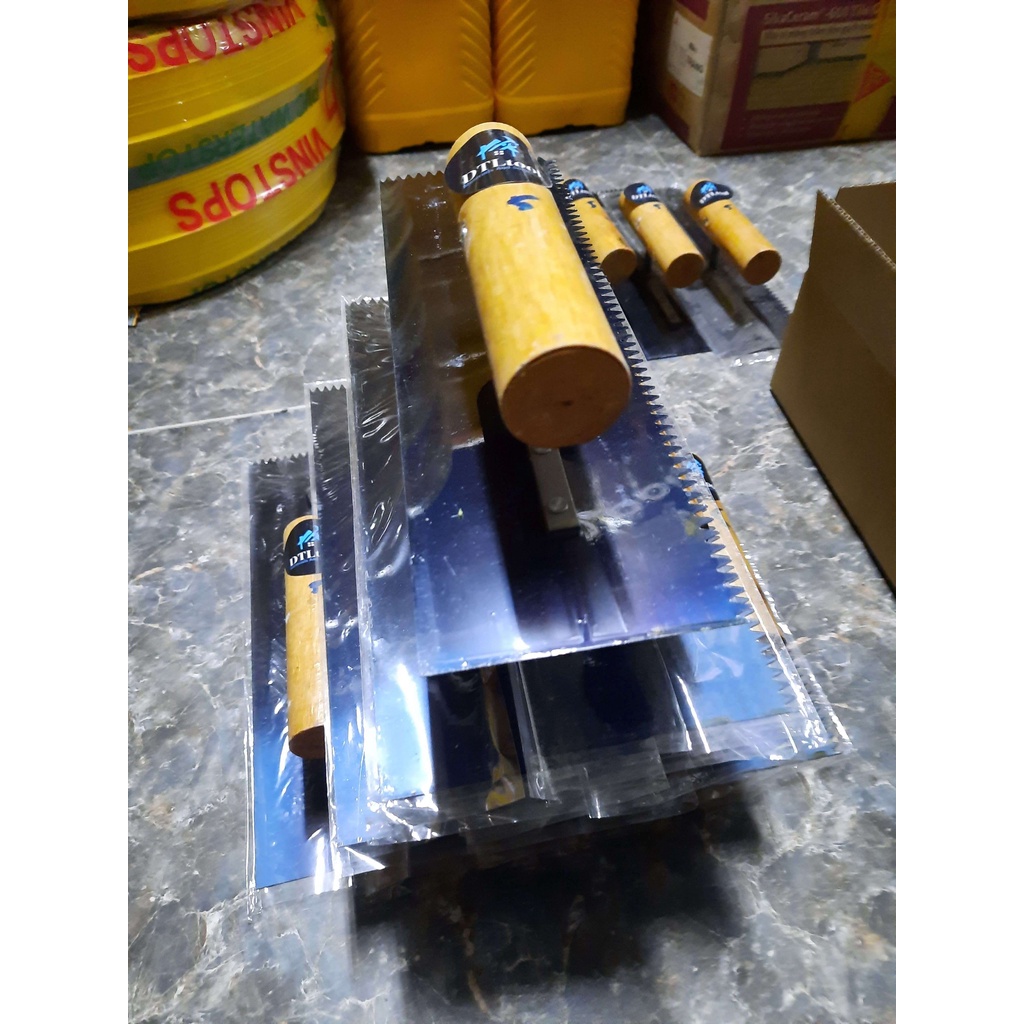 Tà Lột. Bay răng cưa. Bàn bả răng cưa chuyên thi công Epoxy, thi công chống thấm Polyurethane, Neomax 201