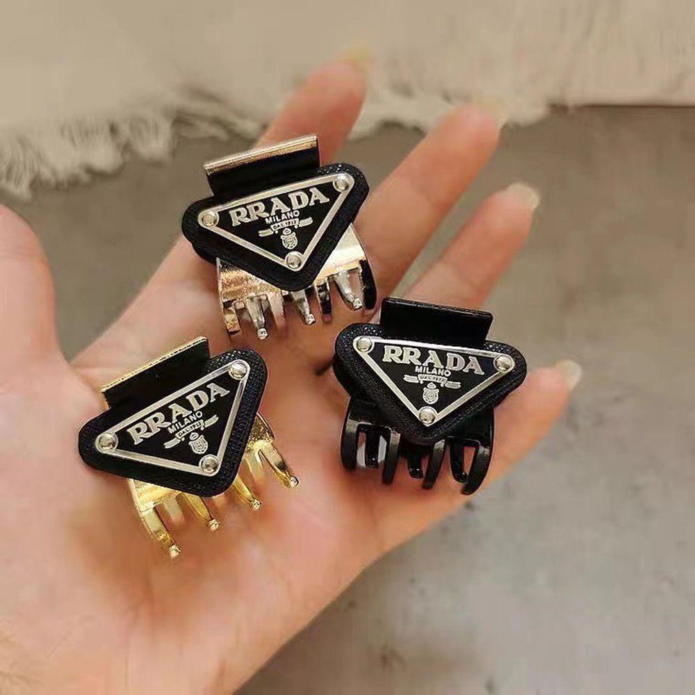 Kẹp Tóc Càng Cua Hình Tam Giác In Chữ Phong Cách Vintage Sáng Tạo Cho Nữ