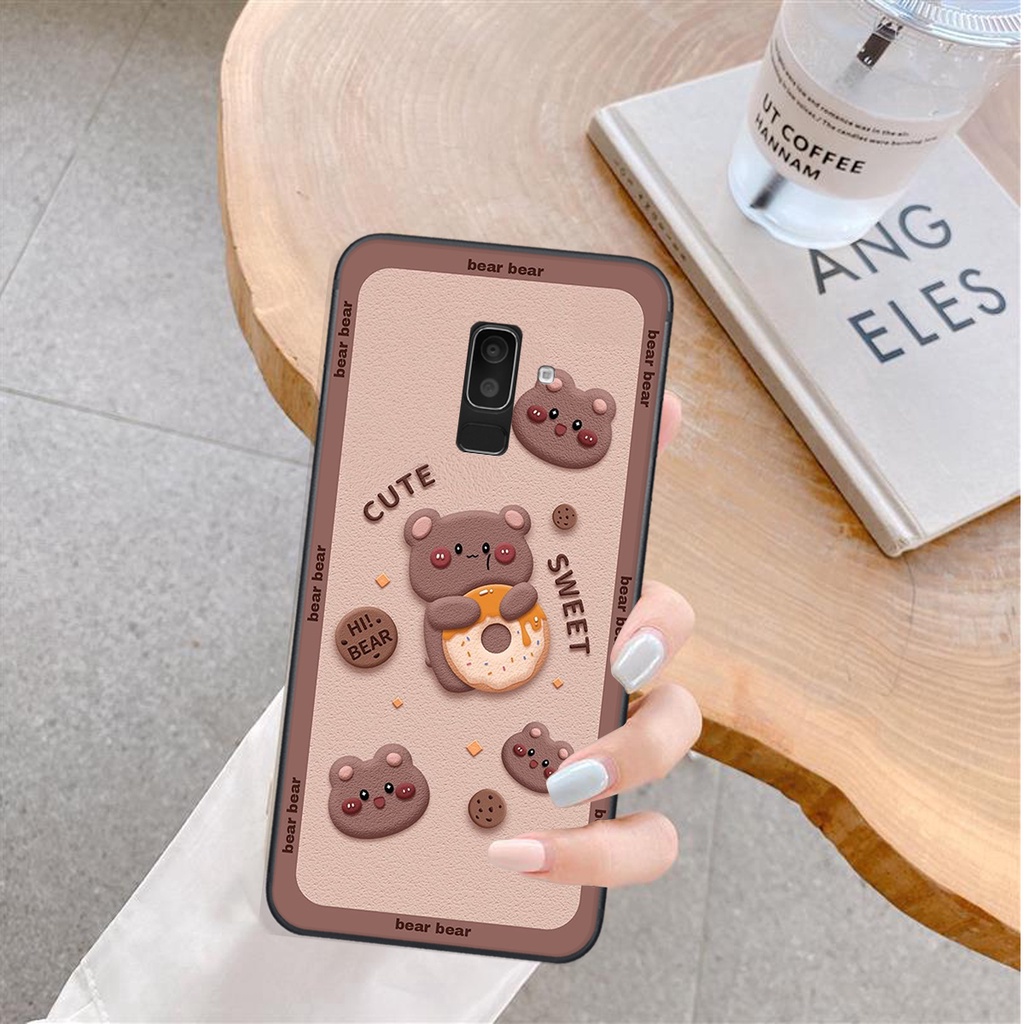 Ốp lưng Samsung Galaxy A6 PLUS  / J8 in hình Gấu nâu - hồng, Gấu Be@rick  cực CUTE, DỄ THƯƠNG