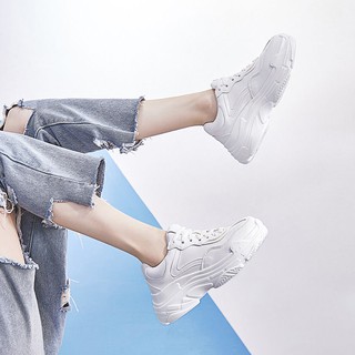 Giày sneaker nữ trắng cổ thấp năng động