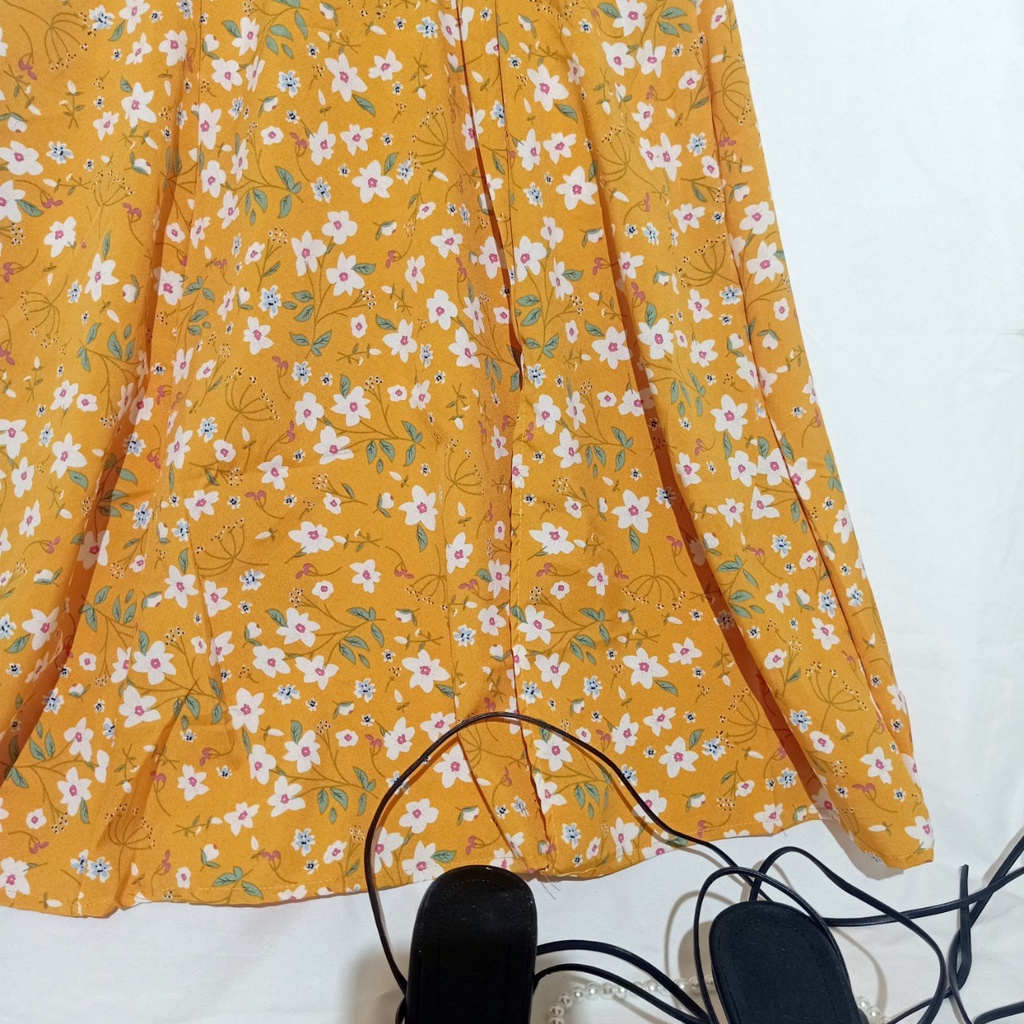 Váy hoa vintage xẻ tà dáng lửng free size dưới 55kg vừa kèm hình thật-TP duoi ca