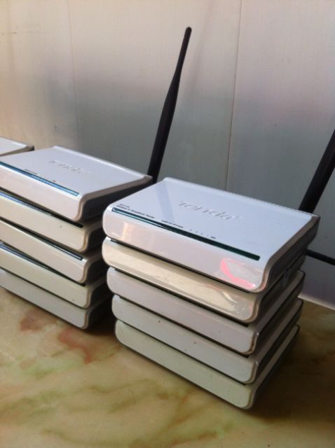 Bộ wifi Tenda w311r đã sử dụng vẫn như mới | BigBuy360 - bigbuy360.vn