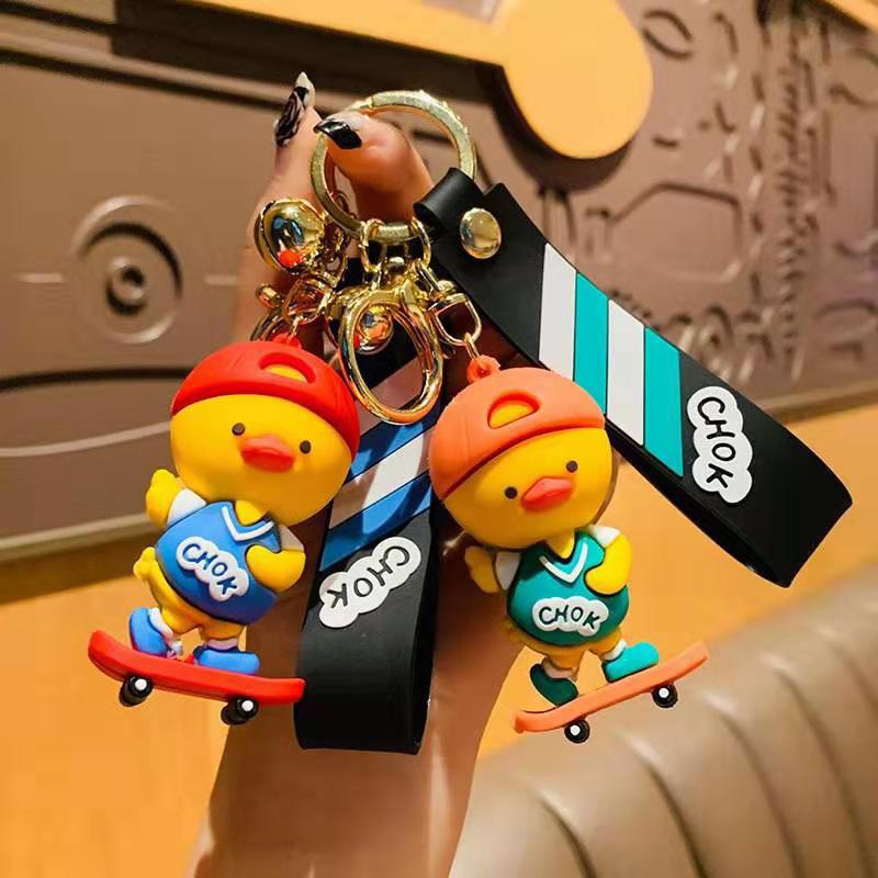 Móc khoá gà chok đội nón dễ thương