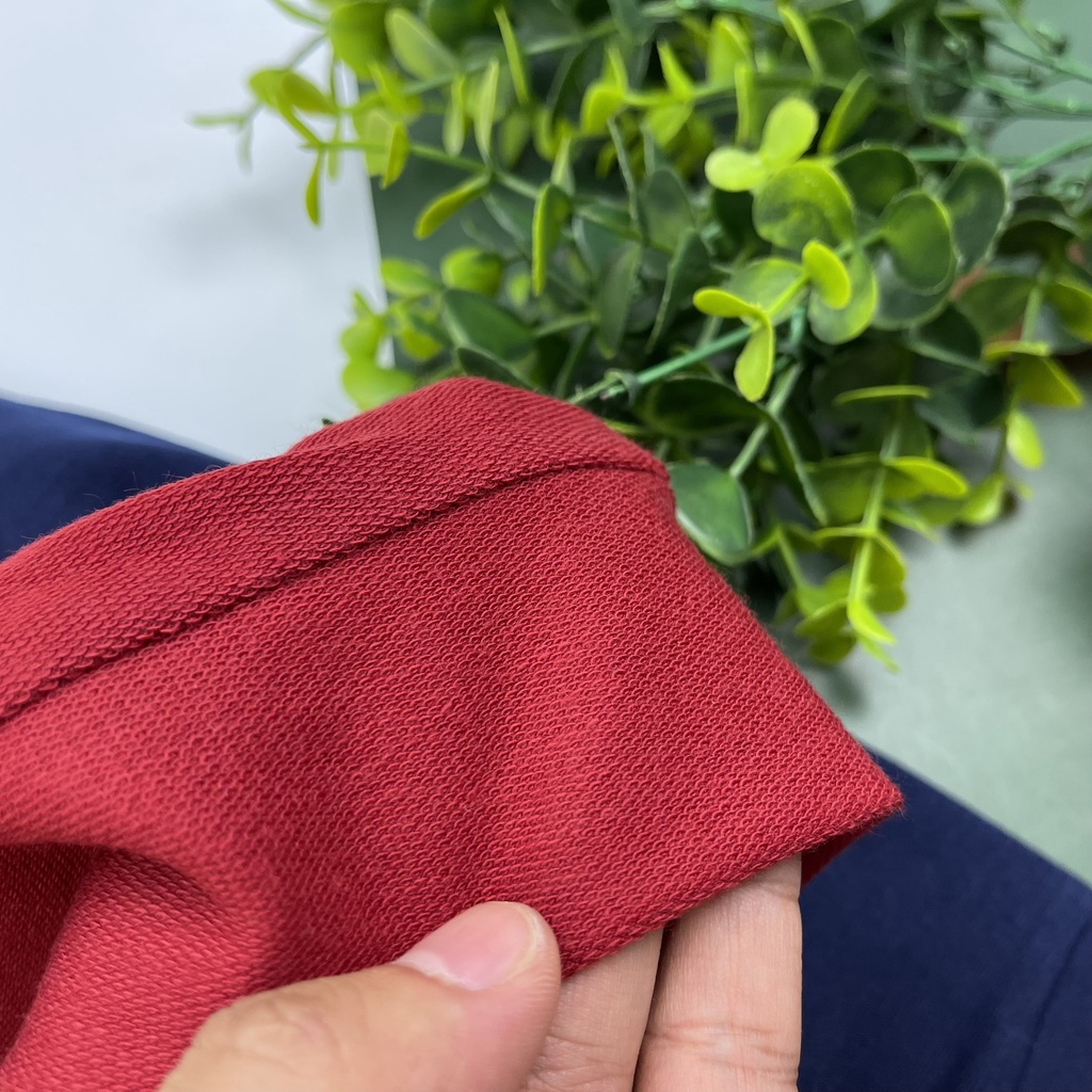 Áo nỉ mỏng cổ trụ hai cúc phối tay cotton thu đông bé trai size 1-6, cho bạn từ 10-20kg. Chất nỉ mềm, nhẹ, kiểu dáng đẹp