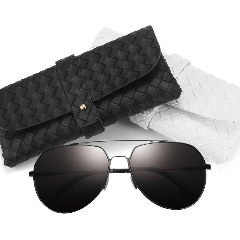 1 Hộp Đựng Mắt Kính Bằng Da PVC Mỏng Có Khóa Cài Màu Đen Ốp