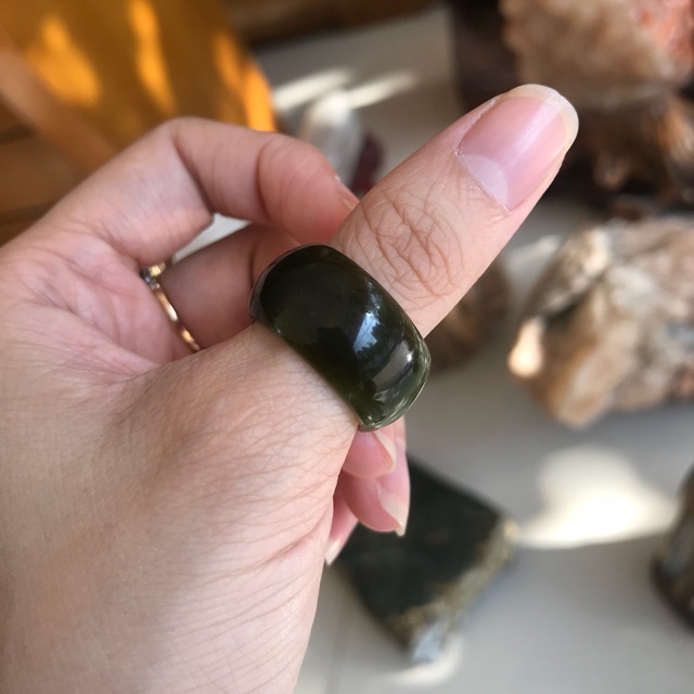 Nhẫn ngọc Serpentine