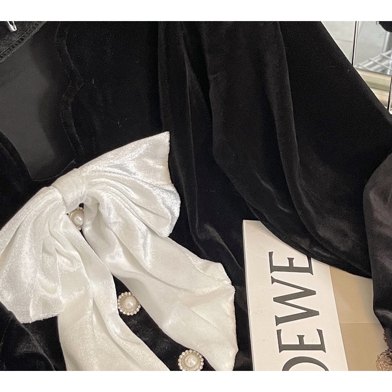 Váy Nhung Đuôi Cá Khuy Ngọc Tiểu Thư Hàng QC ảnh thật cận chất Kaylee | BigBuy360 - bigbuy360.vn