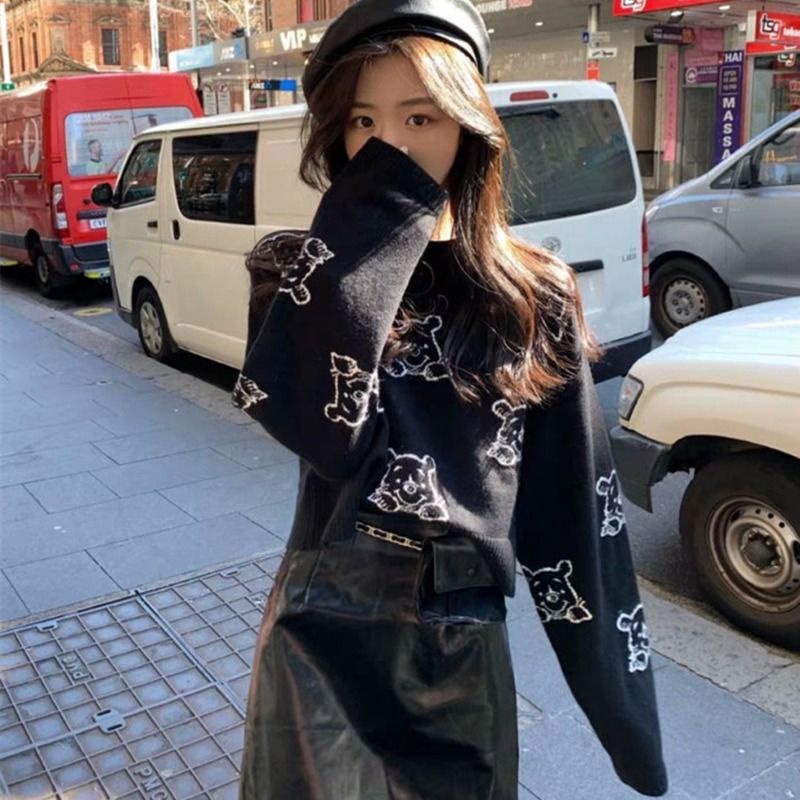 Áo sweater dệt kim dáng rộng in hình chú gấu Pooh thời trang thu đông mới 2021
