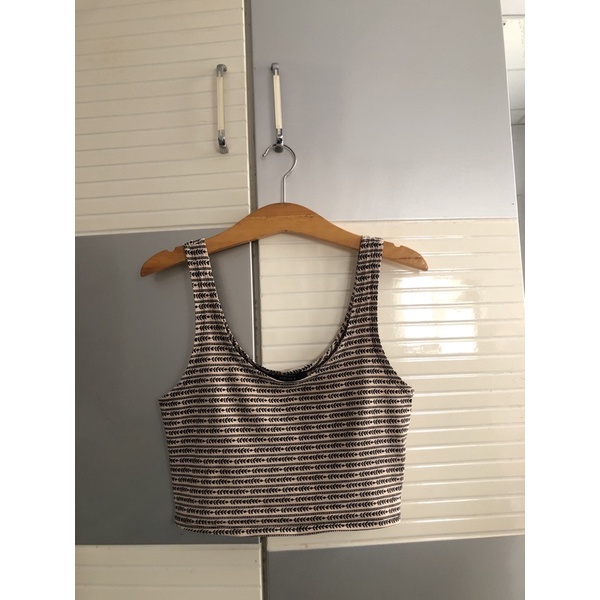 áo croptop F21 hoạ tiết lá nâu tây