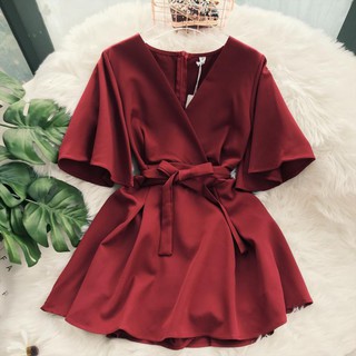 Váy ngắn thắt eo hiện đại