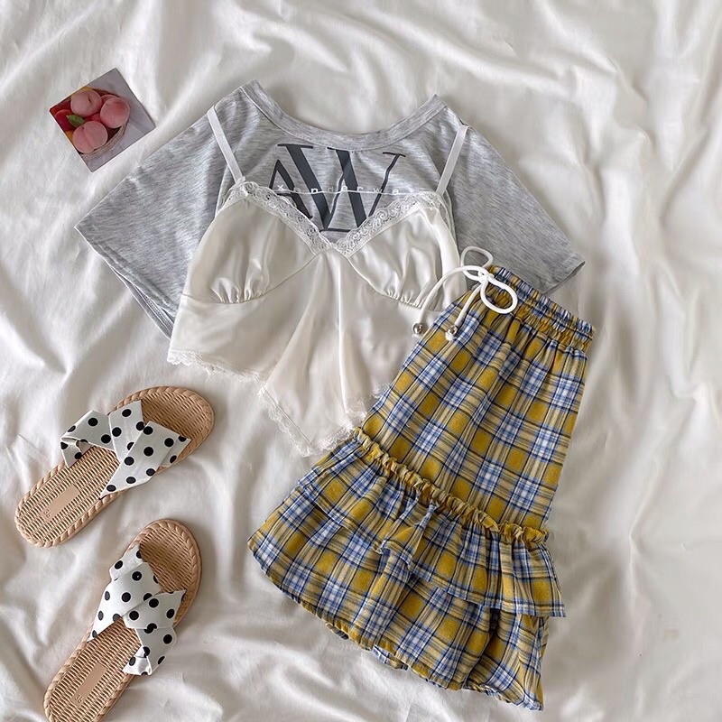 Set chân váy caro+ áo yếm phối croptop Rosé mặc