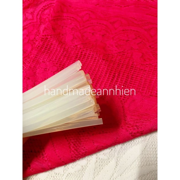 1 cây keo nến nhỏ 26.5 x 0.7cm / Keo silicon