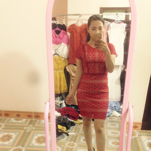 Váy ren thiết kế