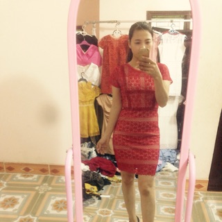 Váy ren thiết kế