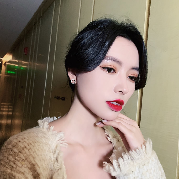 Khuyên Tai Nữ Trang Dáng Dài Tạo Hình Độc Đáo