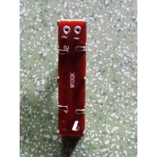 1 CHIẾC FADER 35MM-100K
