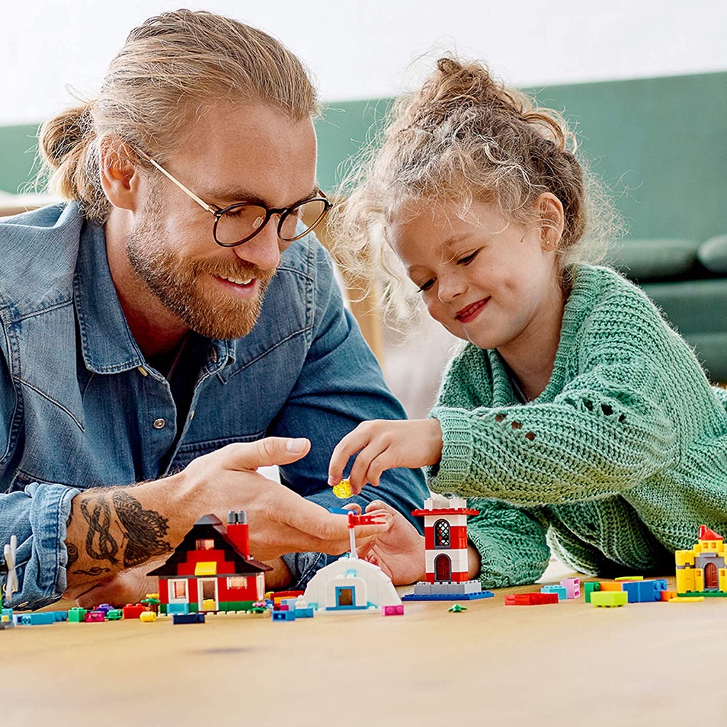 Đồ chơi Lego LEGO Classic Bricks and Houses 11008 Kids’ Building Toy Starter Set with Fun Builds (Sáng Tạo Nhà Cửa)