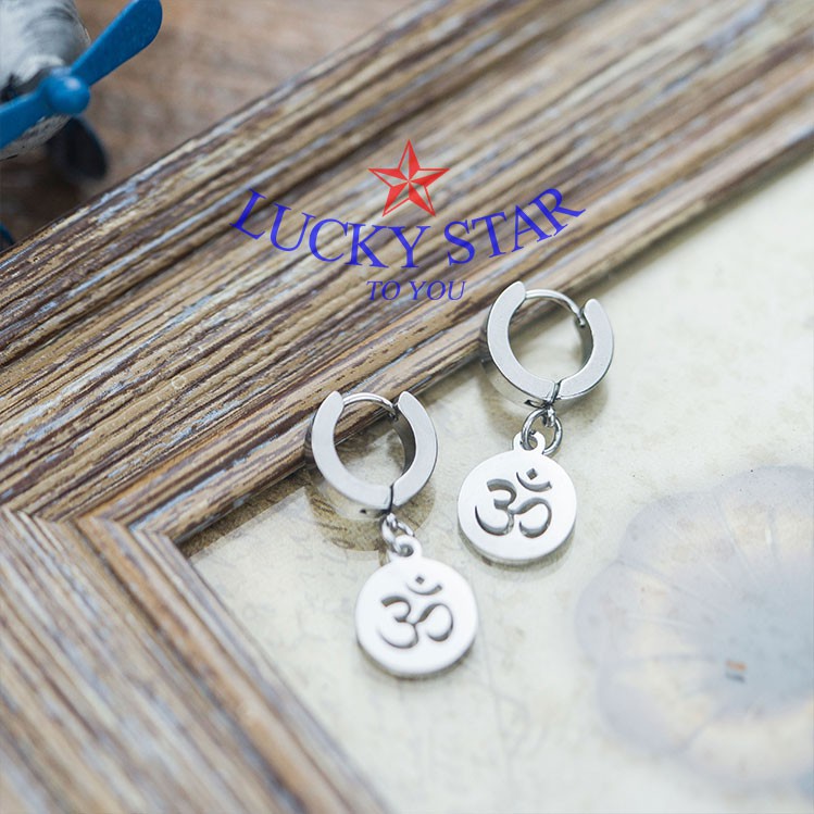 Bông tai chữ om ý nghĩa dành cho nam và nữ