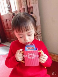 [ẢNH THẬT] CỐC ĐỰNG HỘP SỮA TƯƠI CÓ TAY CẦM CHO BÉ HÀNG NỘI ĐỊA NHẬT