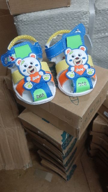 Dép sandal tập đi Teddy Bear da siêu mềm,có đệm gót,đế kèn chút chít cho bé