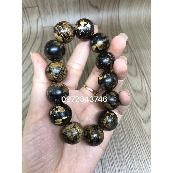Vòng trầm hương bông thơm vĩnh viễn mang lại may mắn