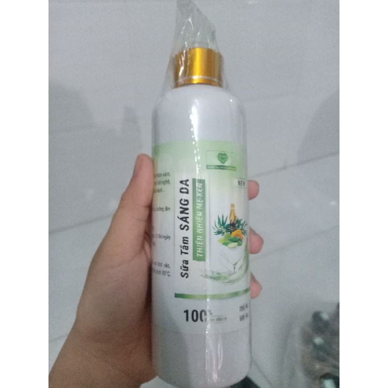 Sữa tắm sáng da thiên nhiên Mẹ Ken 250ml